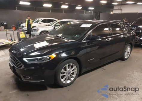 2019 Ford Fusion Hybrid Sel z USA, uszkodzony, nr VIN 3FA6P0MU3KR180053